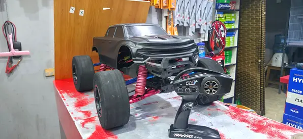 Custom racing Traxxas xmaxx Spend more than 15k aed One of fastest xmaxx MGM CONTROLLER 400amp 15s