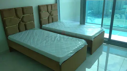 Seling brand new bed with mattress 90x190cm