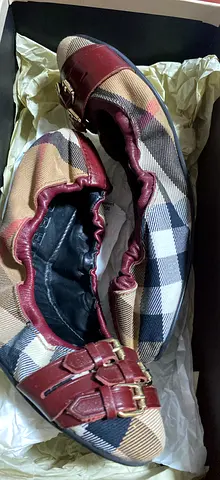 Burberry shoes 38.5 fits 38