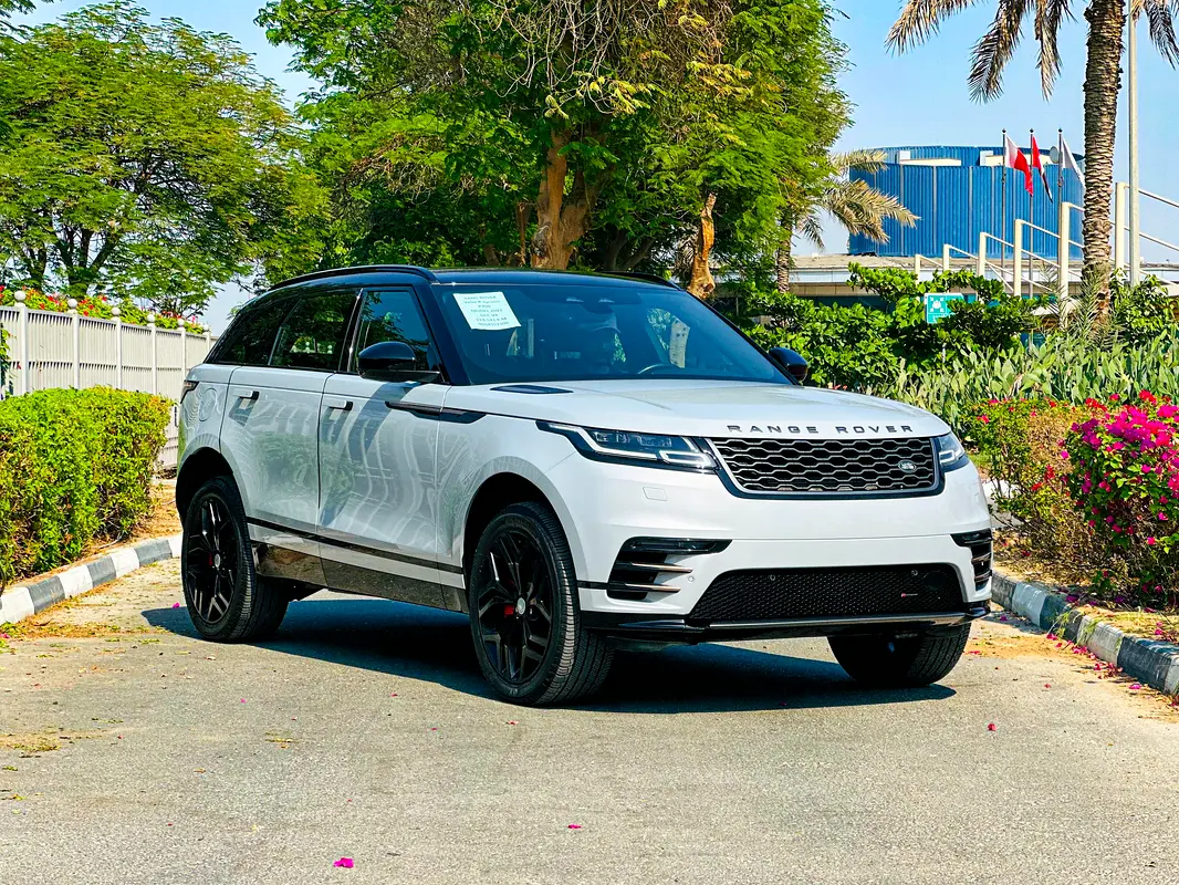 Land Rover Range Rover Velar 2022 — photo 1 of 13