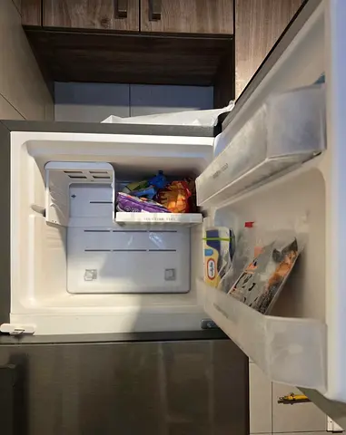 Whirpool 257L Refrigerator
