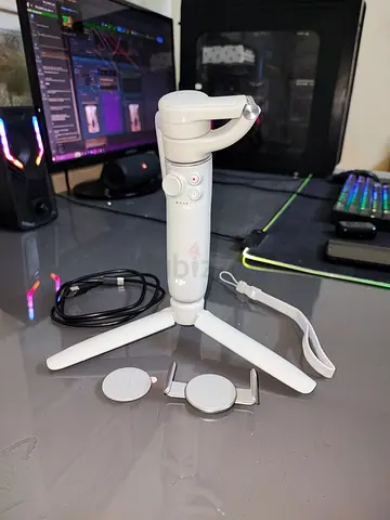 DJI OM 5 Smartphone Gimbal Stabilizer