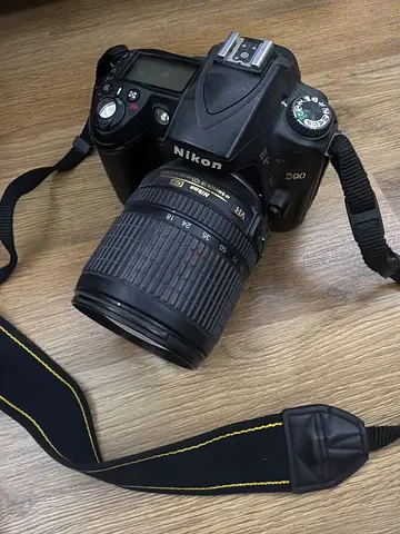 Capture Lifes Moments: Nikon d90 with 18-105mm Lens for Sale!