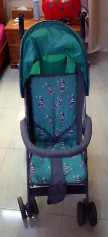 Lightweight and Stylish Stroller for Your Little One!