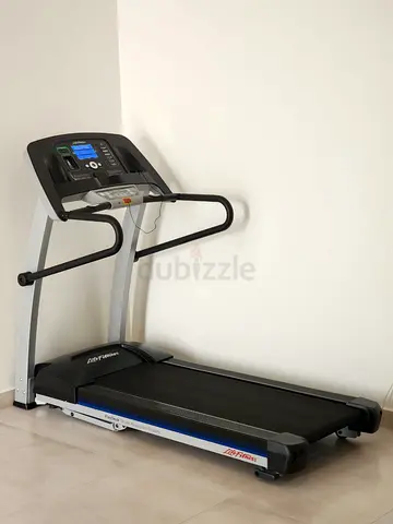 Life Fitness F1 Smart Folding Treadmill