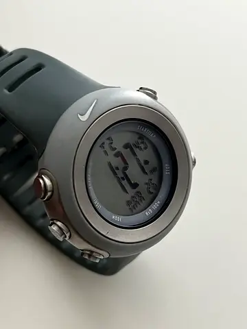 Original Nike Sports Watch - Perfect for Any Adventure!