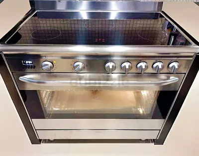 Smeg 5 Zone Electric Ceramic Cooker 90x60 cm high-quality Italian engineering