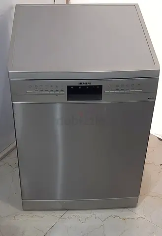 Siemens IQ300 Dishwasher in Excellent Condition
