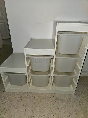 Stylish Multi-Storage Unit with Drawers