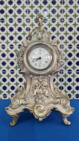 ساعة كلاسيكية ايطالية