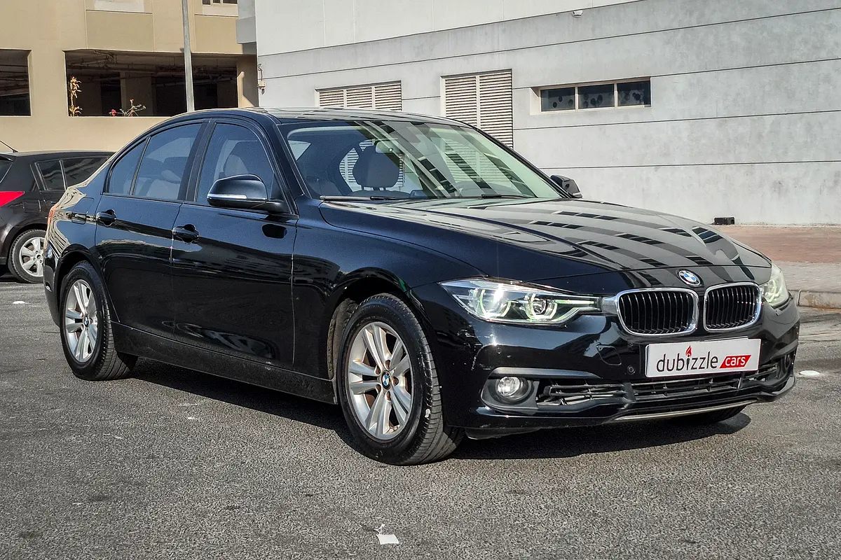 BMW 3-Series 2018 — photo 1 of 15