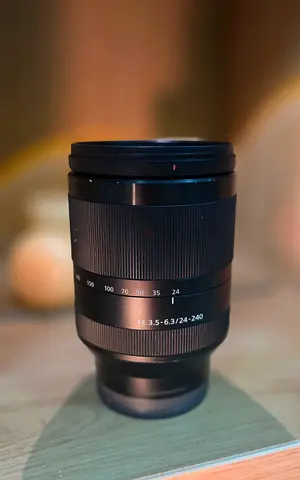 Sony FE 24-240mm F3.5-6.3 OSS Lens