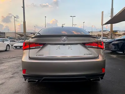 2019 Lexus IS-SERIES — фото 8