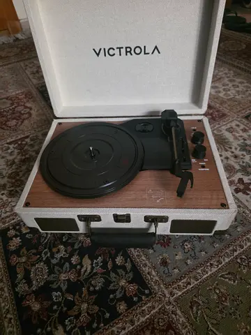 Vintage Victrola Turntable - Stylish and Functional. With Bluetooth. AED 140 only!