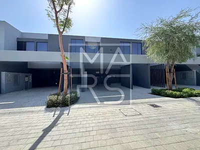 مسار كايا - تاون هاوس بأربع غرف نوم في وحدة متوسطة | سكن عائلي فاخر في الشارقة