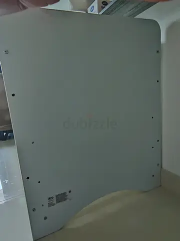 Stello cot crib, used only for a month  seater is big for my baby.