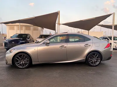 2019 Lexus IS-SERIES — фото 6