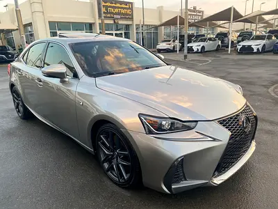 2019 Lexus IS-SERIES — фото 2