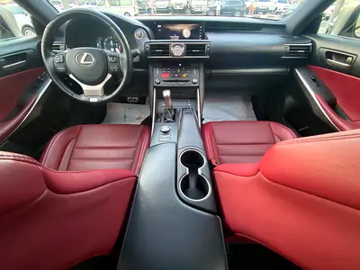 2019 Lexus IS-SERIES — фото 10