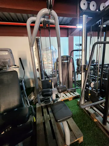 Technogym Lat Pulldown