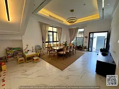 For sale: Ready-to-move-in villa close to all services - very spacious interior layouts and distinc