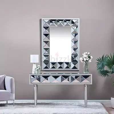 8H now 3H.Stylish Vintage Mirror at 3 oo .