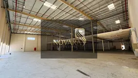 Showroom for rent in Al Jurf Industrial Area 3, Ajman, 31,000 sq ft with mezzanine, 100 kW electrici