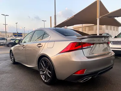 2019 Lexus IS-SERIES — фото 7