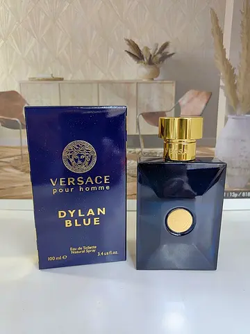 Versace Dylan Blue Eau de Toilette - A Fragrance of Sophistication