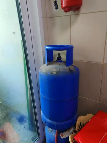 5 KG Blue Gas Cylinder - Reliable and Safe Energy Source!
