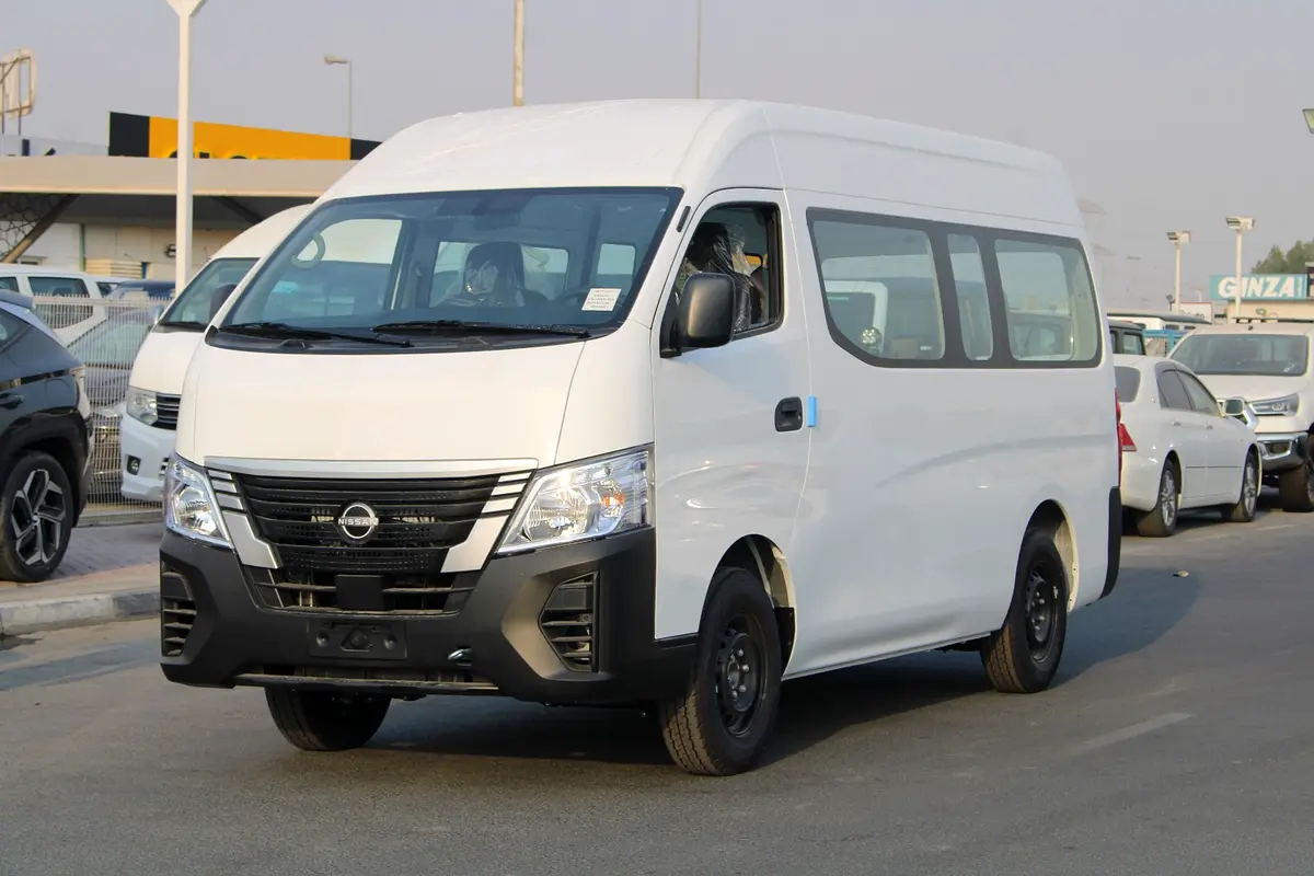 Nissan Urvan 2025 — photo 1 of 12