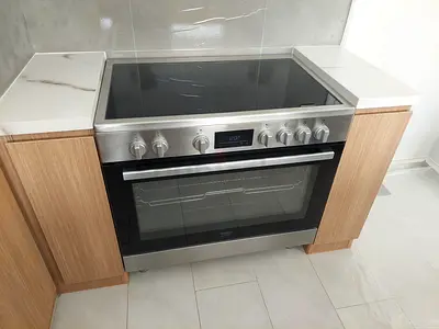 Stock Piece Model Beko 5 Rings Full Electric Ceramic Cooker Range Size 90×60 cm
