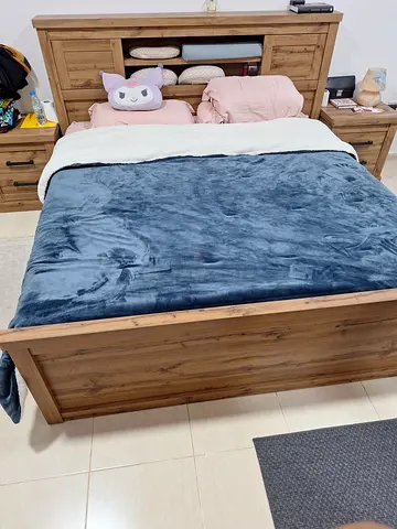 COLTON Stylish King size Wooden Bed with Contemporary Design plus 2 night stands