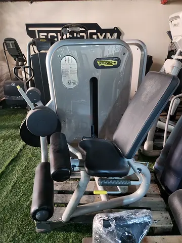 Technogym Element+ Leg Extension Machine