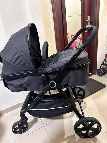 Giggles Mac Baby Stroller. Comfort on the Go: Stylish Stroller for Your Little One