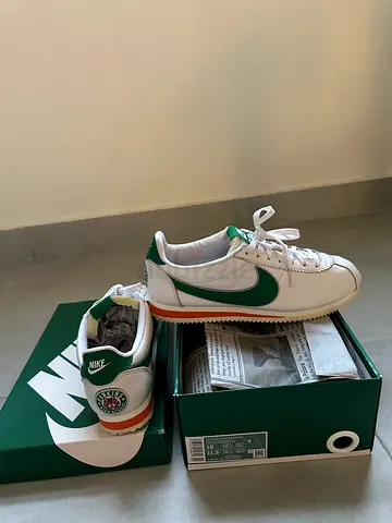 Nike Stranger Things X Cortez Hawkins High.