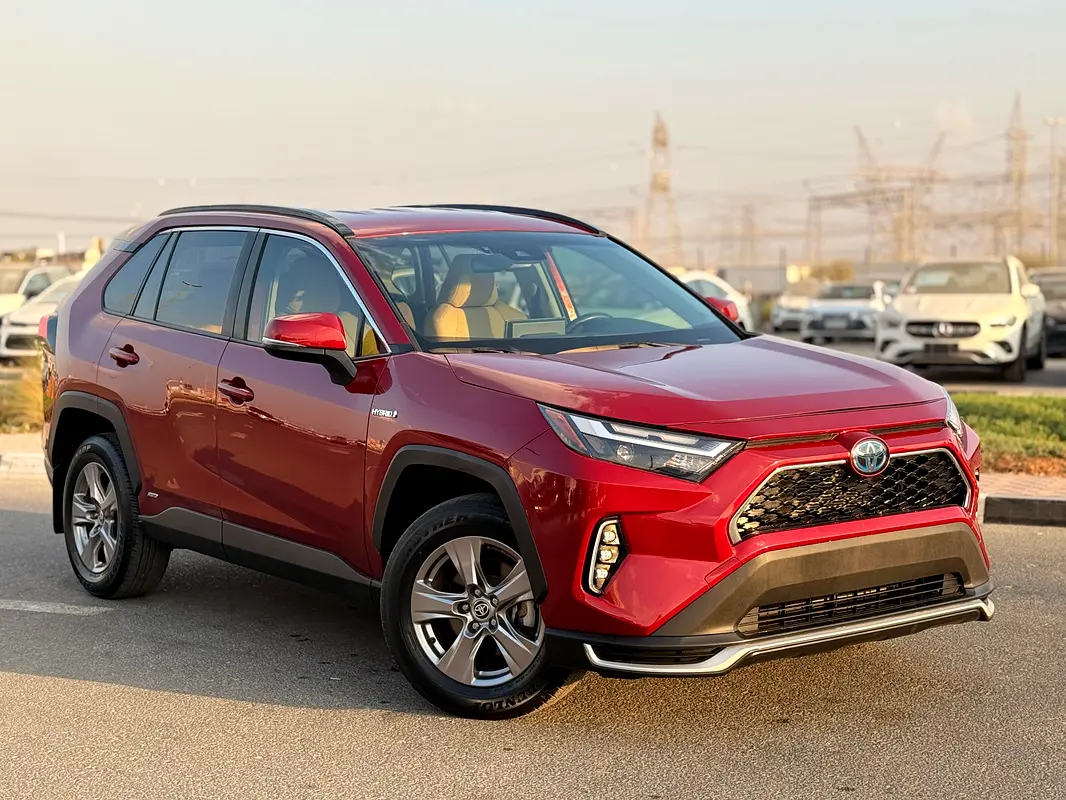 Toyota Rav 4 2023 — photo 1 of 20