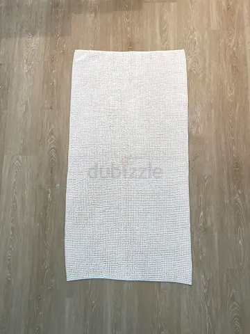 Bathroom Carpet White - New condition