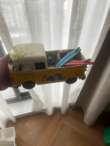 Metal car decoration