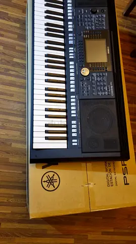 Yamaha PSR 950 Series Keyboard - Perfect for Every Musician