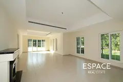 Available Now | 5 Bed | Near Pool
