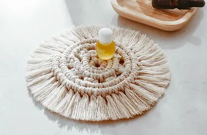 Handcrafted Round Jute Mat with Fringes