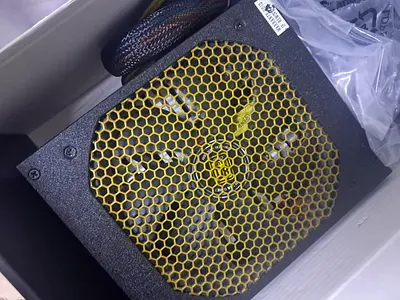 Corsair RM750e Fully Modular Low-Noise ATX Power Supply - 80 plus gold efficiency
