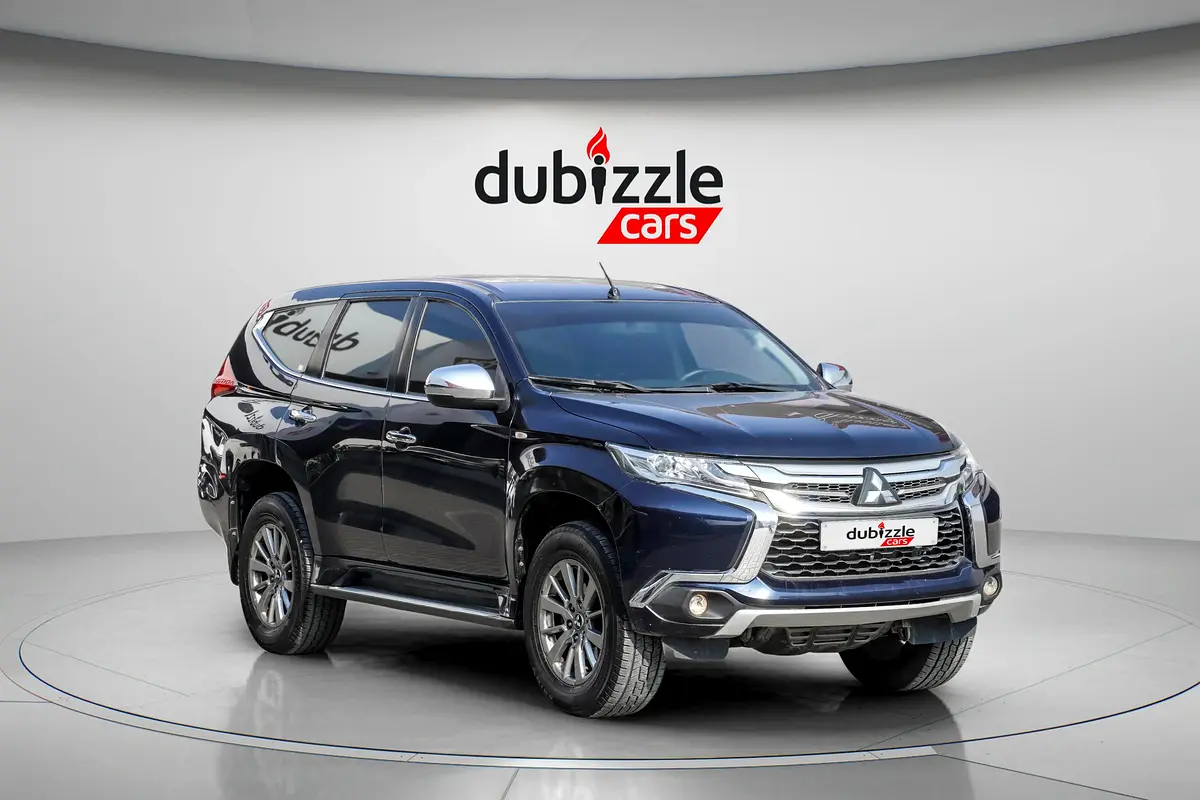 Mitsubishi Montero Sport 2017 — photo 1 of 15
