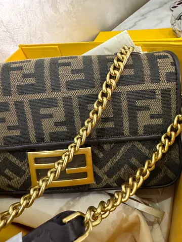 Elegant Vintage Fendi Shoulder Bag