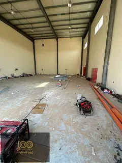 Four warehouses are available for rent together in the Umm Al Thu'ub area. They feature a practi
