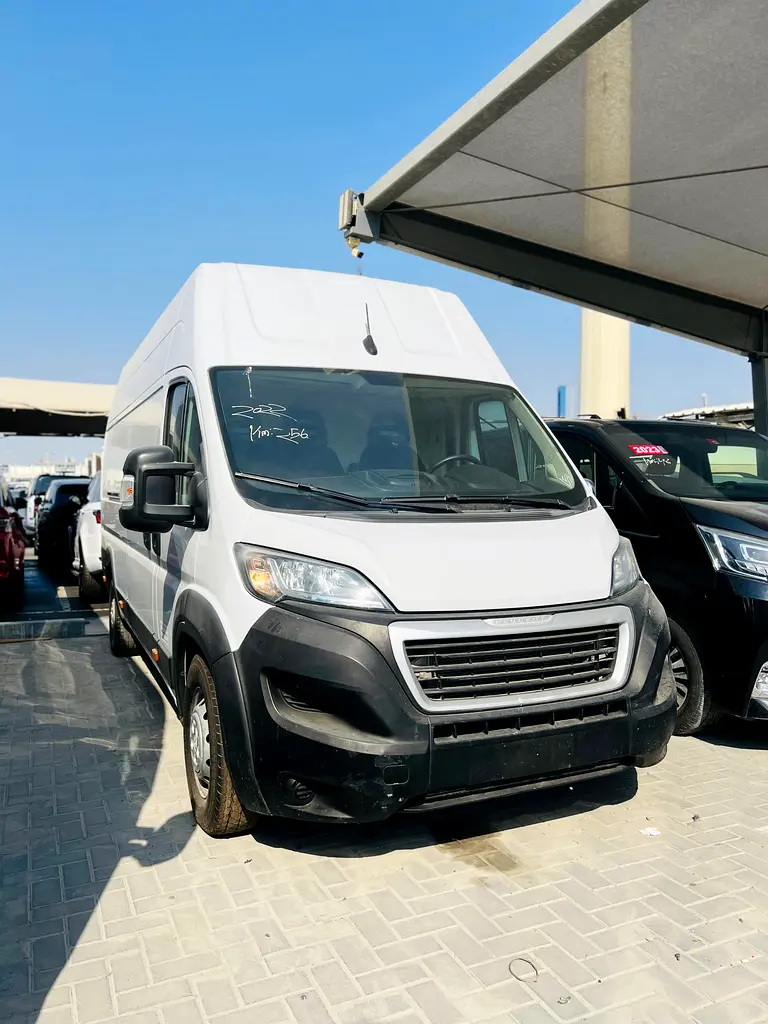 Peugeot Boxer 2021 — photo 1 of 8