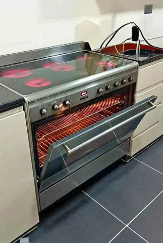 Smeg Italian engineering 5 Hobs Electric Ceramic Cooker – 90x60 cm