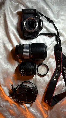 Canon 600D DSLR Kit + 2 Lenses (Canon 18-55mm  Sigma Telephoto) + Tripod