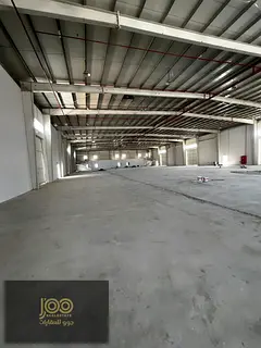 Warehouse for rent in Umm Al Quwain Industrial Area. Mezzanine available with five rooms that can be
